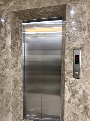 cửa tầng bao che bản hẹp